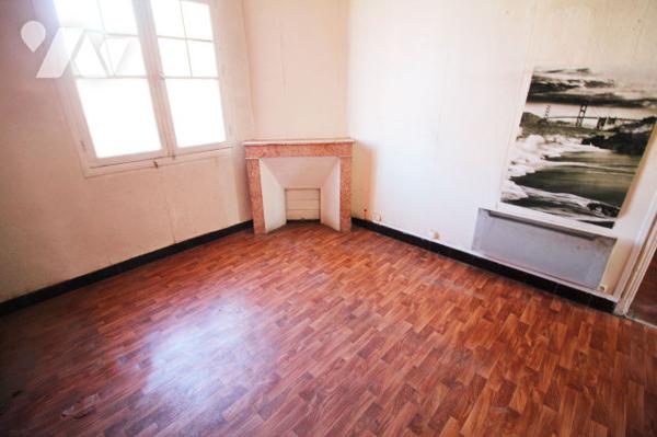 Jolie Villa de 130m2 habitables (avec 1 jardin & 1 belle terrasse) sur 1 terrain 175m2 à Mazargues