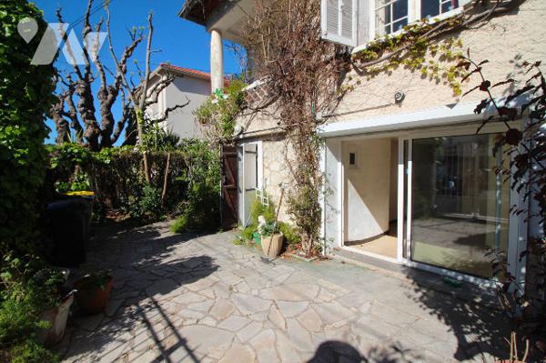 Jolie Villa de 130m2 habitables (avec 1 jardin & 1 belle terrasse) sur 1 terrain 175m2 à Mazargues