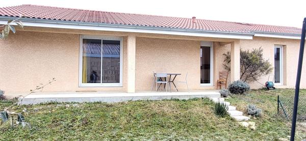 Maison plain pied 5 pièces avec garage et piscine