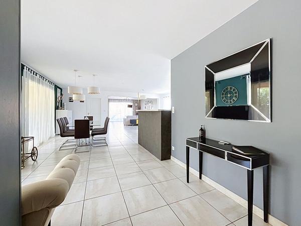 Maison Livron Sur Drome 6 pièce(s) 168.63 m2