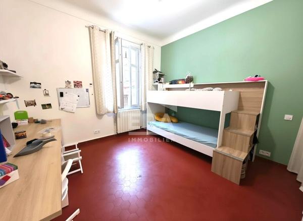 Appartement T4 + Terrasse  de 24m2 à Marseille - Quartier Baille