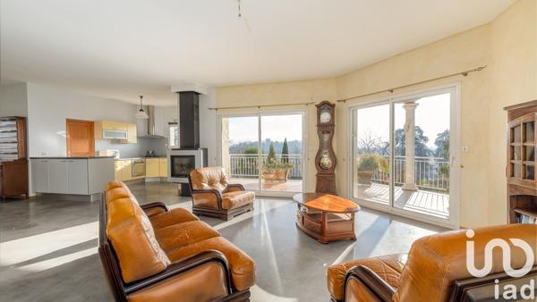 Maison 6 pièces de 178 m² à Meximieux (01800)