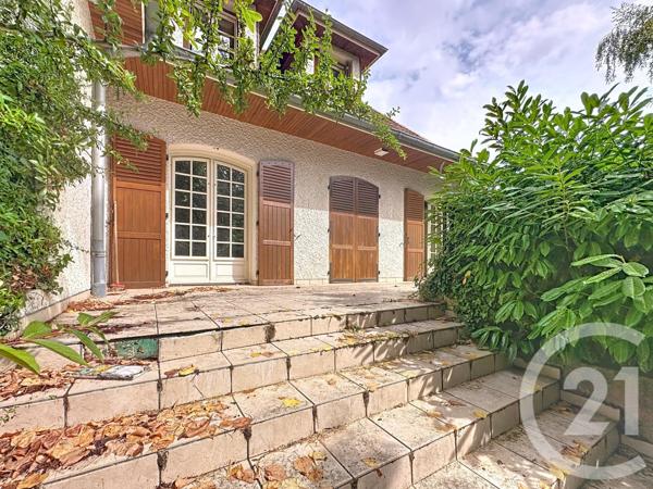 Maison à vendre  8 pièces - 174 m2 ORCINES - 63