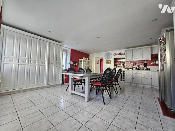 Maison de charme avec piscine en hameau 