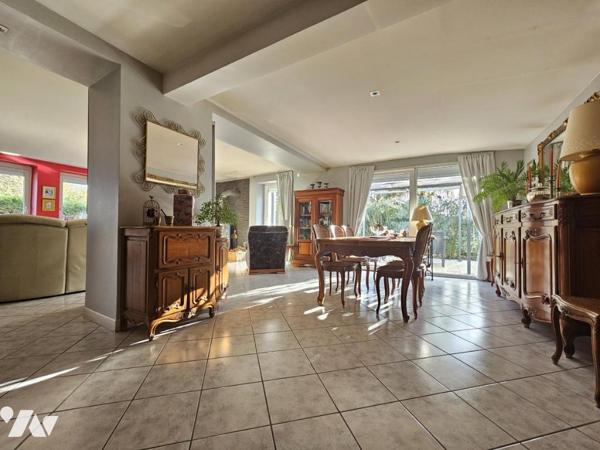 Maison de charme avec piscine en hameau 