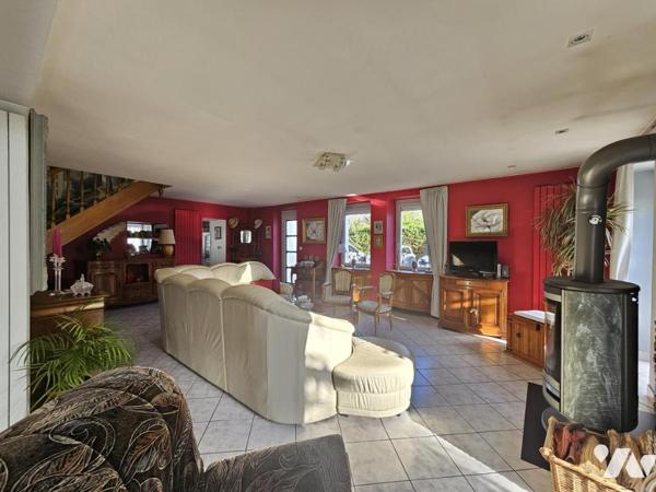 Maison de charme avec piscine en hameau 