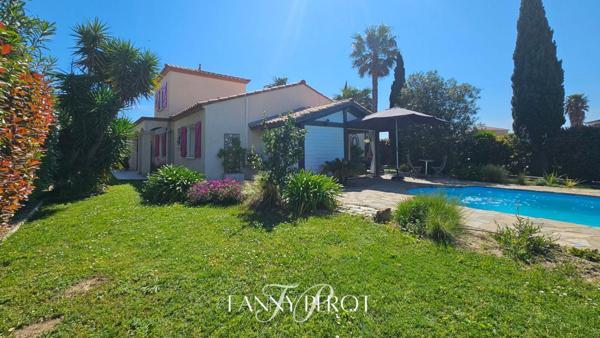A Saint-Cyprien, maison 4 faces de 120m² sur une parcelle de 838m² avec piscine et garage