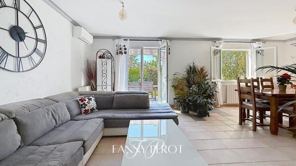 A Saint-Cyprien, maison 4 faces de 120m² sur une parcelle de 838m² avec piscine et garage