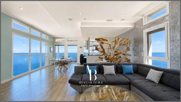 Villa d’architecte avec piscine intérieure chauffée – Vue panoramique exceptionnelle sur la Méditerranée