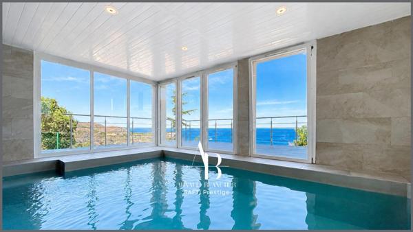 Villa d’architecte avec piscine intérieure chauffée – Vue panoramique exceptionnelle sur la Méditerranée