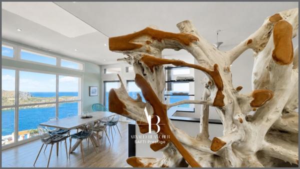 Villa d’architecte avec piscine intérieure chauffée – Vue panoramique exceptionnelle sur la Méditerranée