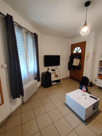 Studio loué meublé Lézignan