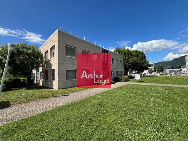 Bureaux à louer 136 m² à Moirans parking disponible secteur Centr'Alp