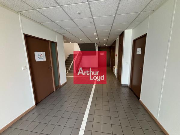 Bureaux à louer 136 m² à Moirans parking disponible secteur Centr'Alp