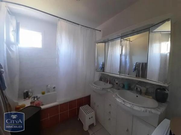 Appartement à louer 3 pièces 75m² Nîmes (30900)