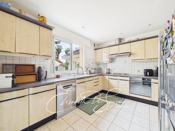 Maison non mitoyenne de plain-pied, 1003 m2 de terrain