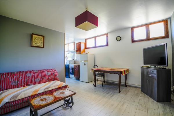Maison
         5 pièces
        - 134 m² Exclusivité 259 000 € *