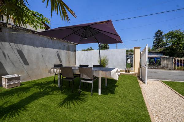 Maison
         5 pièces
        - 134 m² Exclusivité 259 000 € *