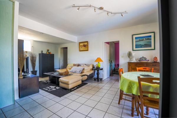 Maison
         5 pièces
        - 134 m² Exclusivité 259 000 € *
