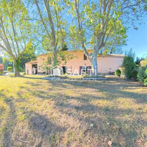 Mas provençal de 267 m² sur 8,7 hectares