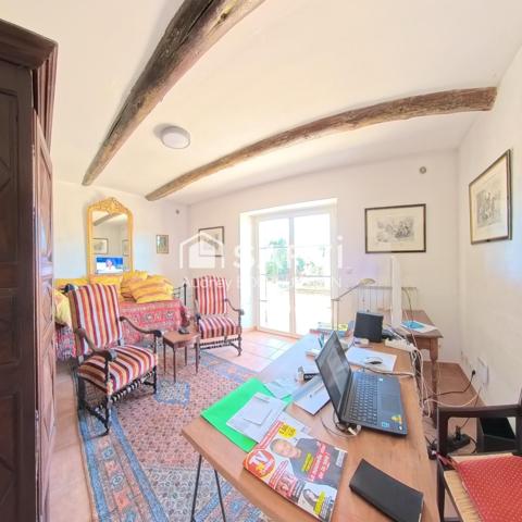 Mas provençal de 267 m² sur 8,7 hectares