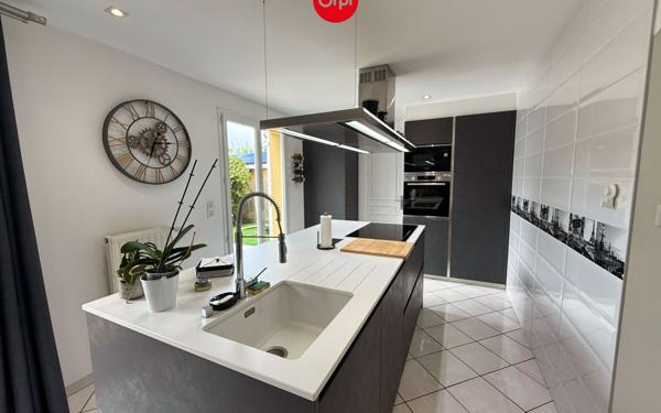 Maison à vendre    5 pièces •  La Tour-du-Pin