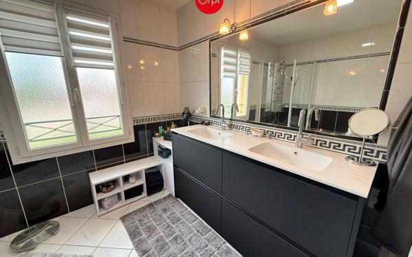 Maison à vendre    5 pièces •  La Tour-du-Pin