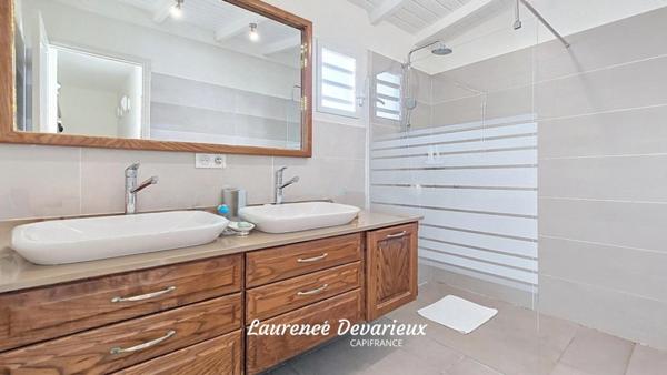 Maison à vendre 4 pièces VUE MER Saint François (971)