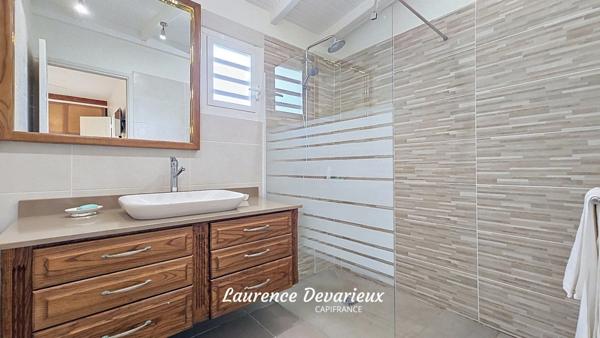 Maison à vendre 4 pièces VUE MER Saint François (971)