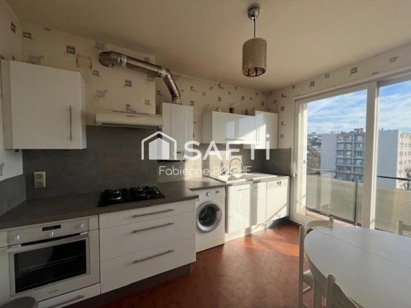 Appartement traversant 93 m2 avec double balcon
