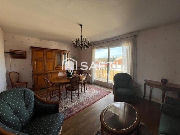 Appartement traversant 93 m2 avec double balcon