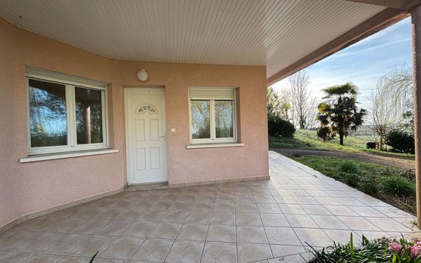 Appartement à louer    3 pièces •  Bétous