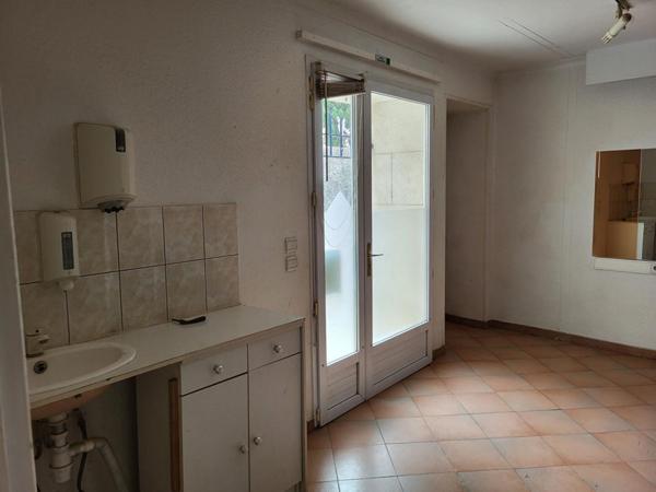 IMMEUBLE à Bezouce 4 pièces de  128.50 m2