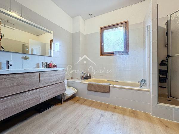 Saint-Léons (12780) Maison Type 6 de 166 m² avec vue dégagée sur son terrain de 941 m²