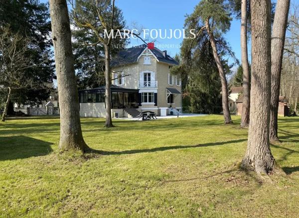 Lamorlaye Domaine du Lys – Élégante maison en pierre rénovée avec parc arboré de 3 600 m²