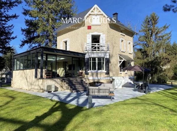 Lamorlaye Domaine du Lys – Élégante maison en pierre rénovée avec parc arboré de 3 600 m²