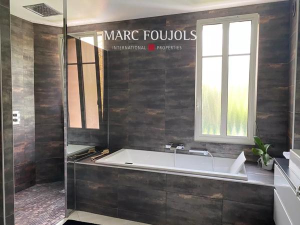Lamorlaye Domaine du Lys – Élégante maison en pierre rénovée avec parc arboré de 3 600 m²