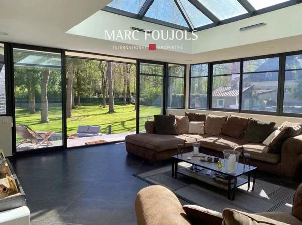 Lamorlaye Domaine du Lys – Élégante maison en pierre rénovée avec parc arboré de 3 600 m²