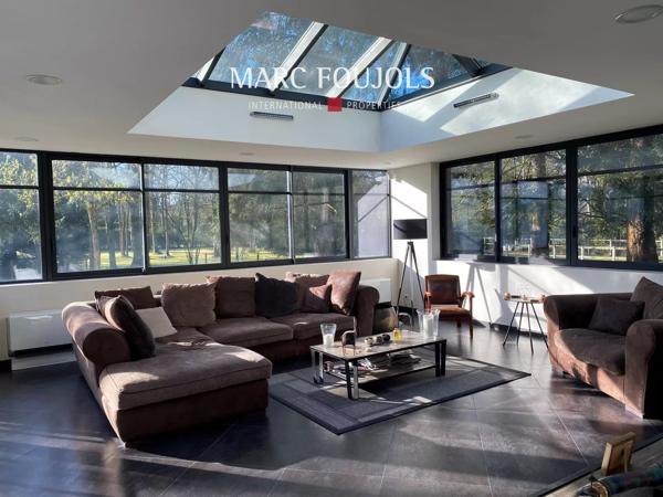 Lamorlaye Domaine du Lys – Élégante maison en pierre rénovée avec parc arboré de 3 600 m²