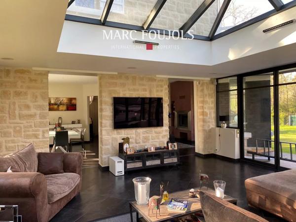 Lamorlaye Domaine du Lys – Élégante maison en pierre rénovée avec parc arboré de 3 600 m²