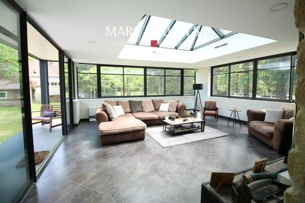 Lamorlaye Domaine du Lys – Élégante maison en pierre rénovée avec parc arboré de 3 600 m²