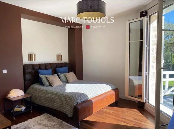 Lamorlaye Domaine du Lys – Élégante maison en pierre rénovée avec parc arboré de 3 600 m²