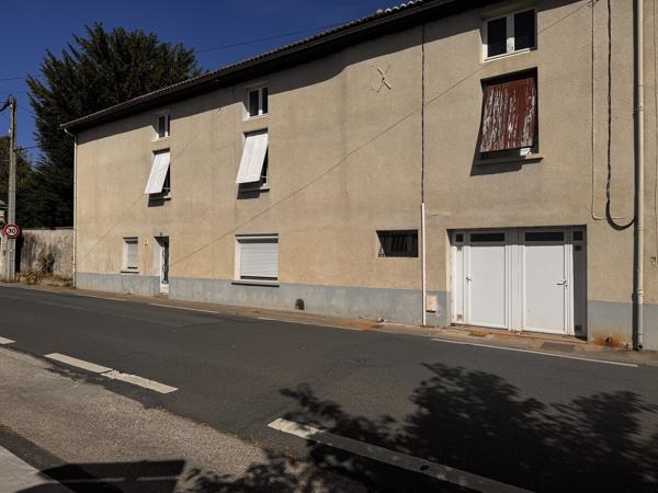 Maison mitoyenne d'environ 80 m2 beau potentiel d'évolution !