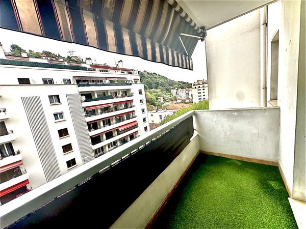 Appartement
         3 pièces
        - 70 m² Exclusivité