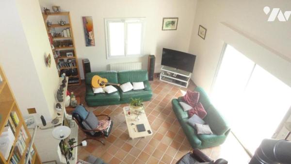 Propriété 5 chambres - garages - jardin