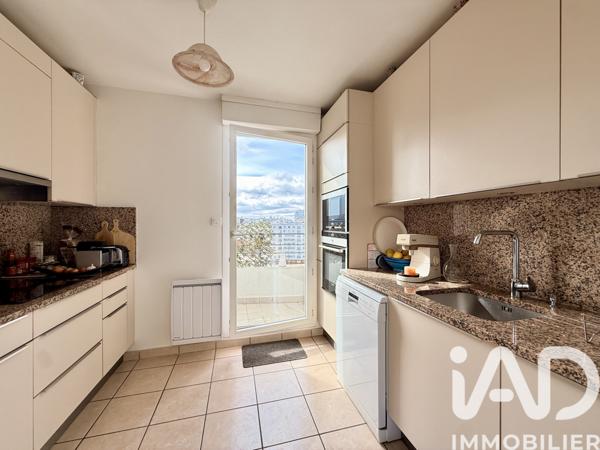 Appartement à vendre 5 pièces 103,36 m² Courbevoie