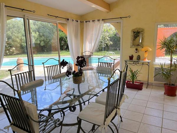 Villa 140 m2 avec piscine, parc et dépendance 85 m2