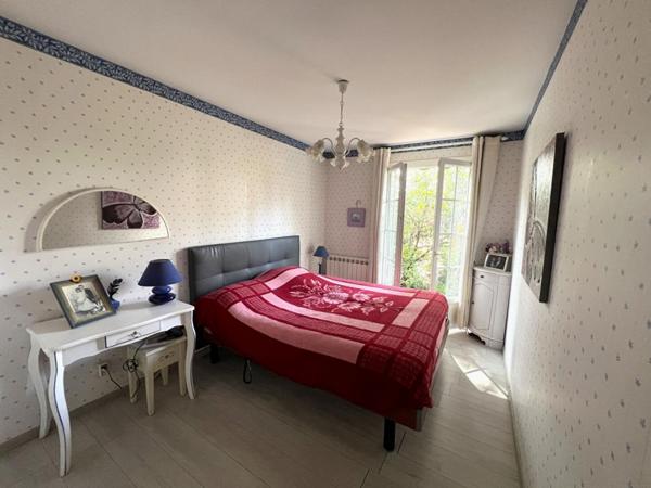 Villa 140 m2 avec piscine, parc et dépendance 85 m2