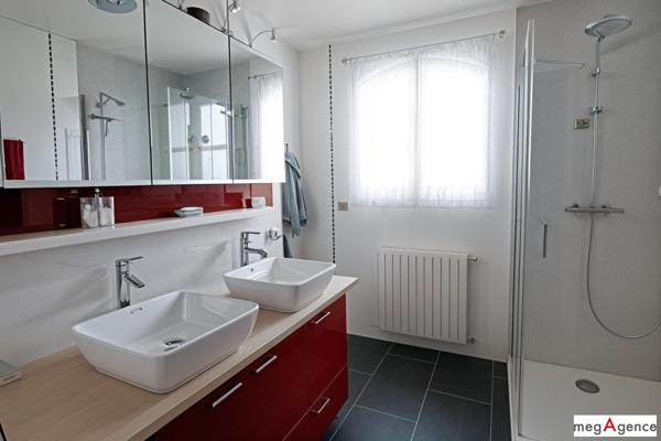 Maison à ORVAULT, 44700 - 10 pièces 181m²