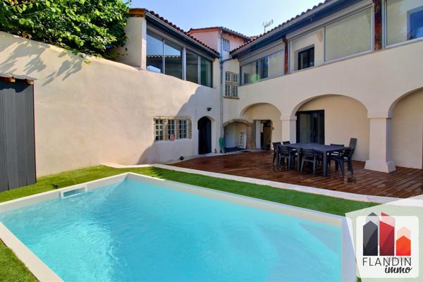 Maison 173 m² – 5 pièces + T3 indépendant – Charly